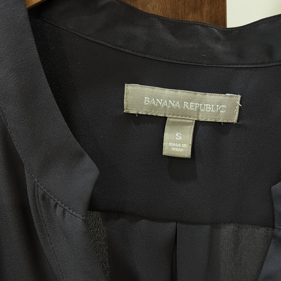 Banana Republic button up shirt, gray, size small - Picture 3 of 4